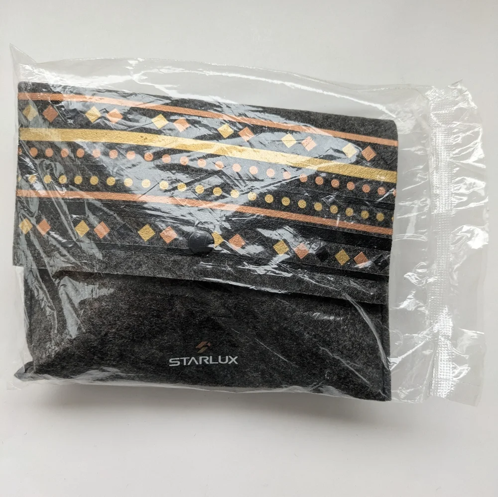 Starlux Six Travel Amenity Kits in Grey - Picture 4 of 6